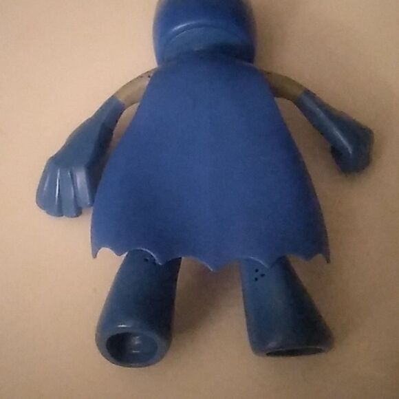 Batman Flexees Action Figure - Picture 2 of 6